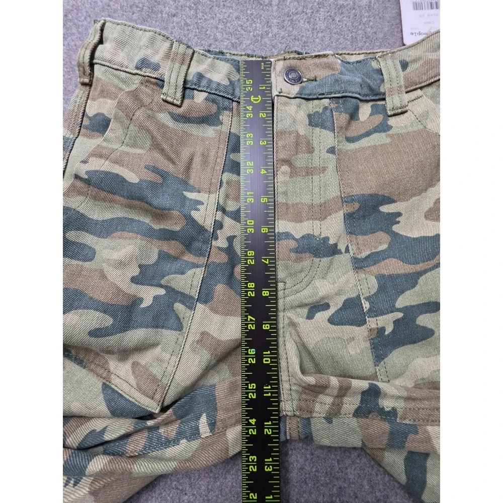 We The Free Crop Pants Womens 26 Green Brown Remy Camo Straight Leg OB957301 - Picture 6 of 9